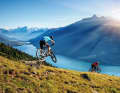 Mehr Panorama geht kaum! Mehr Enduro auch nicht. In der Gegend um den Reschensee wimmelt es nur so von Enduro-Abfahrten. Unser Tipp: mindestens drei Tage bleiben!
