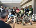 A quick group photo, then off we go. The Megatrail starts and ends at Rad International in Peguera. Station manager Harald Sandner (2nd from right) knows every stone on Mallorca. "From above and below", as he likes to joke. Three years ago, he opened the first MTB park on Mallorca in Peguera.