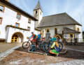 Unsere liebe Frau im Walde: This small village with its pilgrimage church is located in the very north of the Non Valley and already belongs to South Tyrol. That's why the waitress in the beer garden asks us in German if we would like some homemade potato crisps.