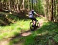 Ein spaßiger, kurzer Trail im Bröltal vor Ruppichteroth.