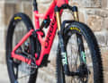 With the exception of the top model, all Occam models rely on a Fox 34 with 140 millimetres of travel. However, the Fox 36 can be added via the configurator for a small surcharge.