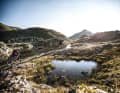 Traumlandschaft. Als wir die Seekarscharte oberhalb von Obertauern mit unseren Test-Bikes passieren, fallen bereits die letzten Sonnenstrahlen auf den Trail.