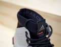 In den Trailcross Mid Pro schlüpft man wie in einen Neopren-Schuh. Steinchen haben hier wohl keine Chance mehr in den Schuh zu gelangen.