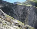 Ziemlich karg präsentiert sich die Landschaft oberhalb des Ofenpass’. Der Trail selbst ist ein Mix aus Flow und kurzen, technisch anspruchsvollen Stücken in grobem Geröll.