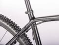 Felt Dispatch 9/30: Rough weld seams, cables routed on the outside: the Dispatch frame isn't exactly a thing of beauty.