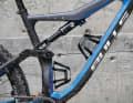 Bulls Wild Ronin RS: An absolute rarity for long-travel fullys: two large water bottles fit into the frame triangle of the Bulls.