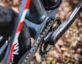 Canyon Lux CF SLX 9.0 Team: Die minimalistische Kettenführung wiegt fast nichts und erfüllt ihren Zweck. Die Performance der Race-Face-Kettenblätter konnte nicht ganz überzeugen.