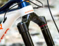 Die massive Rockshox Zeb passt gut ins Konzept. Die Select-Variante hat immerhin schon eine einstellbare Druckstufe.