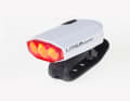 Das Spark Light von BBB sieht in Schneeweiß nicht nur schick aus, es kommt zudem mit Tiefentladungsschutz und versteckter LED-Akku-Anzeige.

Infos www.bbbcycling.com

Preis 22,95 Euro

Leuchtdauer 3,5 bis 7 Stunden