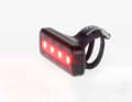 The Knog Blinder in slim portrait format fits snugly on the seat post. Four LEDs ensure good visibility.

Info www.cosmicsports.de

Price 39,90 Euro

Light duration 3 to 50 hours