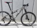 As a 27.5-inch model with 120 mm travel, as a 29er with 100 millimetres: the XF 947.