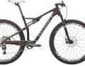 Specialized Epic S-Works 29 WC: Die Spezialmaschine für ambitionierte Racer ist ein teures (8299 Euro) und sauschnelles Ver­gnügen. Es siegte in BIKE 3/2014 bei den schnellsten Racefullys der Welt mit 135 Punkten.