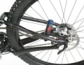 The "smart" rear triangle: The Epic has had the Brain suspension strut since the beginning. It is designed to prevent annoying drive influences when pedalling and still release the suspension travel in the event of impacts.