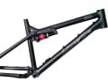 Liteville 301 MK4 from 2007: With the MK4 series, the suspension travel increased to 130 millimetres. At the same time, a plain bearing was used in the top tube instead of the needle bearing to give the rear triangle a higher breakaway force.