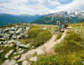 Mal flowig, mal ein wenig bockig, aber immer mit Rundum-Panorama: der Trail zwischen Marschnellalm und Riemerberglalm