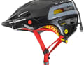 Central position If only the lamp is placed on the head, it should be centred and not too far forward. Otherwise, the helmet will quickly slide too low onto the face in the event of impacts.