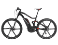 Haibike Xduro Fullcarbon Ultimate: 18,5 Kilo Gesamtgewicht für ein E-Bike in dieser Federwegs-Klasse sind eine Ansage. Die 12999 Euro Verkaufspreis aber auch. Um den Kohlefaser-Rahmen mit integriertem Bosch-Mittelmotor (250 Watt) vereint Haibike alles an Komponenten, was exklusiv und teuer ist. Die Gänge wechselt die Elektro-Schaltung XTR Di2 von Shimano, getreten und gesessen wird auf den Carbon-Teilen von Tune. Zum wahren Hingucker machen das 120-Millimeter-Fully die Vollcarbon-Laufräder von Bike Ahead. 
