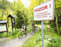 "Pozor!" does not mean "border", as you might expect at the Czech border, but "watch out!". You don't have to show a passport.