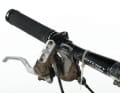 Rear derailleur/shift lever:

The shifting is precise and even feels crisper on the "XT" than on its more expensive sister "XTR". However, you still need a little sensitivity: If you shift gears frantically or on steep ramps under full load, it can crack from time to time.