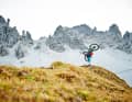 In the high mountains, carrying passages are a must. Ten years ago, Ludi was still heaving a 17-kilo bike up here.