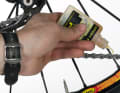 3. CHAIN OILING

Only oil the chain when the entire drive is clean. Apply oil evenly while turning the crank backwards. Allow to work in briefly. Then wipe off with a cloth.

TIP

To avoid flash rust, you must wipe the chain immediately after cleaning.

bike wash or use in the wet. Always clean the entire drivetrain.



EVERY 1 TO 2 WEEKS

Treat the joints on the rear derailleur and front derailleur to a little oil for precise operation and keep the seals of your SPRING ELEMENTS supple.