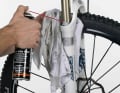 2. MAINTAIN SEAL

Multi-purpose oil is ideal for dissolving dirt on the fork and damper seal and keeping the seal supple. Never simply rub away dried dirt with a cloth, otherwise scratches will occur