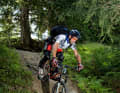 Steeper slopes are levelled out by reducing the bend in your arms slightly and shifting your weight slightly backwards (3).