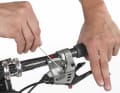1. grip position and grip width An ergonomic grip saves a lot of strength. Especially on long descents, your hands tire more slowly if the grip width is correct. Almost all V-brakes have an adjustment screw for this. Use an Allen key (size 2/2.5 or 3) to turn the screw until the lever is just before the middle finger joint.