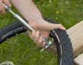 SUPPORT PUMP

Inflating with a mini pump requires stamina. Our tip sounds banal, but it helps enormously: simply support the pump head on something solid. Tree stumps and park benches are suitable,

rocks and the like are suitable.