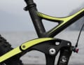 The Split Pivot rear triangle is a system patented by the American Dave Weagle, in which the shock absorber is mounted on a floating bearing.