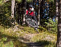 Step on the gas, play and simply have fun: on the trail in the upper forest section of the tour.