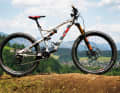 150 millimetres at the front, 145 millimetres at the rear. The new Rotwild R.X1 FS is a potent all-mountain bike.