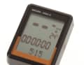 O-Synce Macro High X (109.90 euros/41 grams/www.o-synce.com):

 Puristic, simple and operable from the handle: the Macro High X combines all bike functions with altimeter and performance data display. The top model in the O-Synce speedometer series stands out with its three-button remote control. The lower two lines can be switched through without taking your hand off the handle. The functions can be individually assigned on the computer. The O-Synce computer also measures the temperature. The data can be read out on the PC using the Trainingslab software, for example. The memory is sufficient for 200 training hours. However, the five-second storage interval is too long for very precise and detailed analyses of the training and performance data.