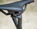 Die neue, fürs Raven Max entwickelte Komfort-Sattelstütze von Focus soll Bestwerte liefern – wir sind gespannt auf den ersten Test im BIKE-Labor.