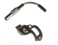 The X-Fusion cable guide deflects a remote cable from the fork or shock 90 degrees, parallel to the shift or brake cable (€ 10).