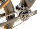All Scott Plus bikes are also compatible with a front derailleur and allow a double crankset. In return, the chainstay length increases to 445 millimetres on the Genius and 448 millimetres on the LT.