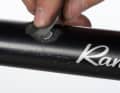 Fine sand the paint damage
The paint defect is now sanded further with 400 grit wet sandpaper until a rosette of three steps has been created. Proceed carefully and do not enlarge the sanding area unnecessarily so that the painted surface remains as inconspicuous as possible.
