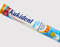 Denture cleaner
If you have grandparents or elderly neighbours nearby, reach for the denture cleaner - perfect for dissolving deposits, food-safe and antibacterial. Simply dissolve a tablet in the bottle and leave overnight. Don't forget the lid or mouthpiece! Important: rinse well. Otherwise you will be left with an artificial toothpaste flavour in addition to the triple-whitening effect.