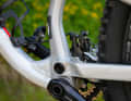 Full ball bearings ensure little play and a long service life.