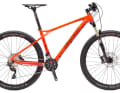 Die Einstiegsversion mit Revelation Gabel und Shimano SLX/Deore Mix liegt bei etwa 2000 Euro.