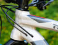 All cables run inside the hydroformed main frame and rear triangle.