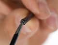B) Open the outer sheaths:
Cut the outer sleeves at an exactly right angle using Bowden cable pliers and then press the ends round again using pliers. Open closed and crimped casing and liner ends with a mandrel or safety pin. This is absolutely essential for precise shifting commands.