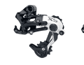 Wie lang soll der Käfig des Schaltwerks sein? Zur Länge des Schaltwerks muss man wissen: Sram hat drei, Shimano zwei Varianten. Die kürzeste bei Sram (re.) ist nur für 1fach mit besonders kleinen Kassetten (max. 28 Zähne) geeignet. Generell gilt: Für 3fach die größte Schaltwerkslänge nehmen; bei 2fach geht oft die nächst kleinere.