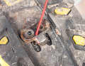 4. hooked exit Rust tends to spread unnoticed on the cleats, making it difficult to click out of the pedal. Check before first use and clean with oil and a wire brush.