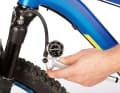 Deflate To be able to set the right sag for the respective fork and damper, you first need to know the actual possible suspension travel. This is because not all suspension elements always have exactly the specified spring travel.