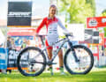 HELEN GROBERT - Cross-country WC driver

 Helen comes from a family of racing cyclists. At the festival, she did some training laps on her taped-up Erlkönig - as fine-tuning for the upcoming World Cups.

 Height/weight 1.74 m/60 kg

The bike: Ghost Lector World Cup 29er

 Size/weight/price: M/8 kg/10000 Euro

 Equipment: Sram XX/XX1 Fork: Rock Shox RS-1

 Brake: Sram XX, 160/160 mm

 Saddle: AX-Lightness Leaf leather "I often sit on my bike, look down and think: What an awesome machine!"
