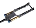 Do-it-yourself splash guard

 This do-it-yourself solution works like a mudguard: a cut-open piece of hose is stretched between the fork bridge and crown. If you don't want to do it yourself, you can also buy ready-made neoprene in the shop.