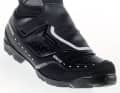 In the following series of pictures, we show you what makes a good MTB winter shoe. The model shown is the Shimano MW7.