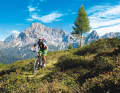 Die Westflanke der Pale di San Martino. Ganz links der Sattel aus dem Val Venegia