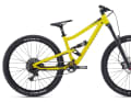Like the 24-inch model, the 27.5-inch mini downhiller is equipped with a Yari (160 mm), a Monarch R and Sram NX as well as Level brakes. The bike costs 2299 euros.